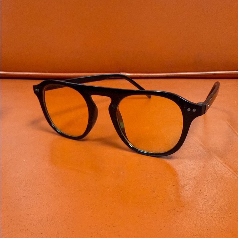 Vintage Stylish Black Sunglasses with Amber Lenses - Picture 2 of 9